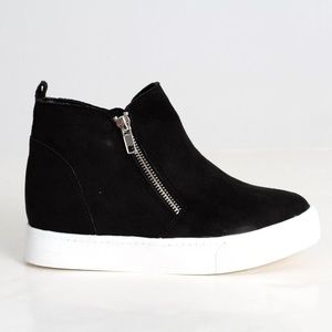 SODA Black Wedge Sneakers